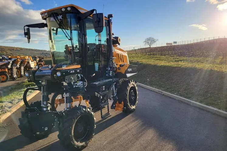 <em class="placeholder">Tracteur enjambeur Pellenc 45</em>