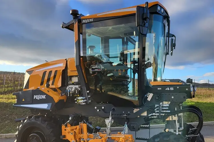 <em class="placeholder">Tracteur enjambeur Pellenc 45</em>