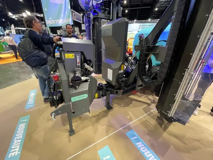 <em class="placeholder">Pulvérisateur à panneaux récupérateurs Katch de Berthoud au salon Vinitech 2024</em>