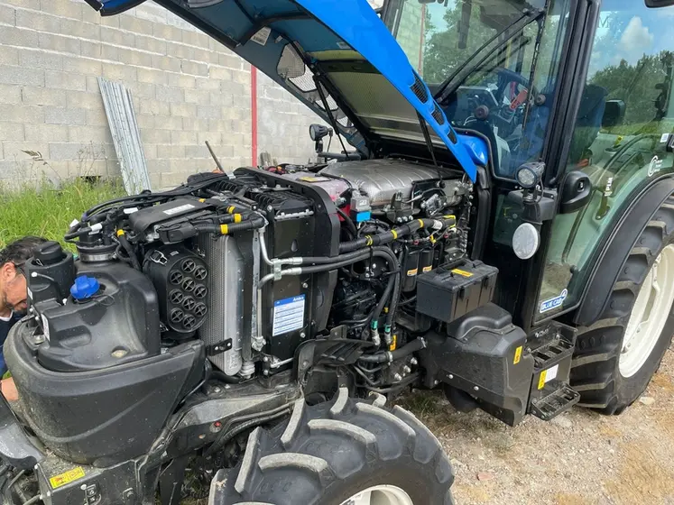 <em class="placeholder">Tracteur New Holland T4.90N</em>