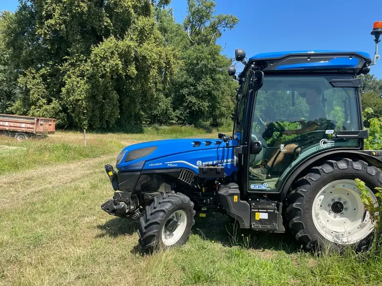 <em class="placeholder">Tracteur New Holland T4.90N</em>