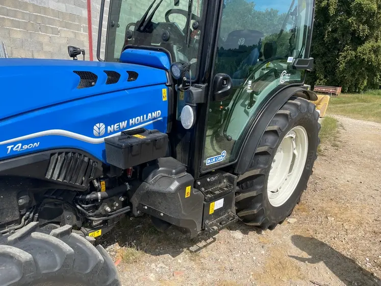 <em class="placeholder">Tracteur New Holland T4.90N</em>