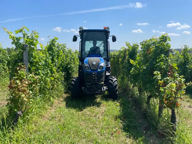 <em class="placeholder">Tracteur New Holland T4.90N</em>