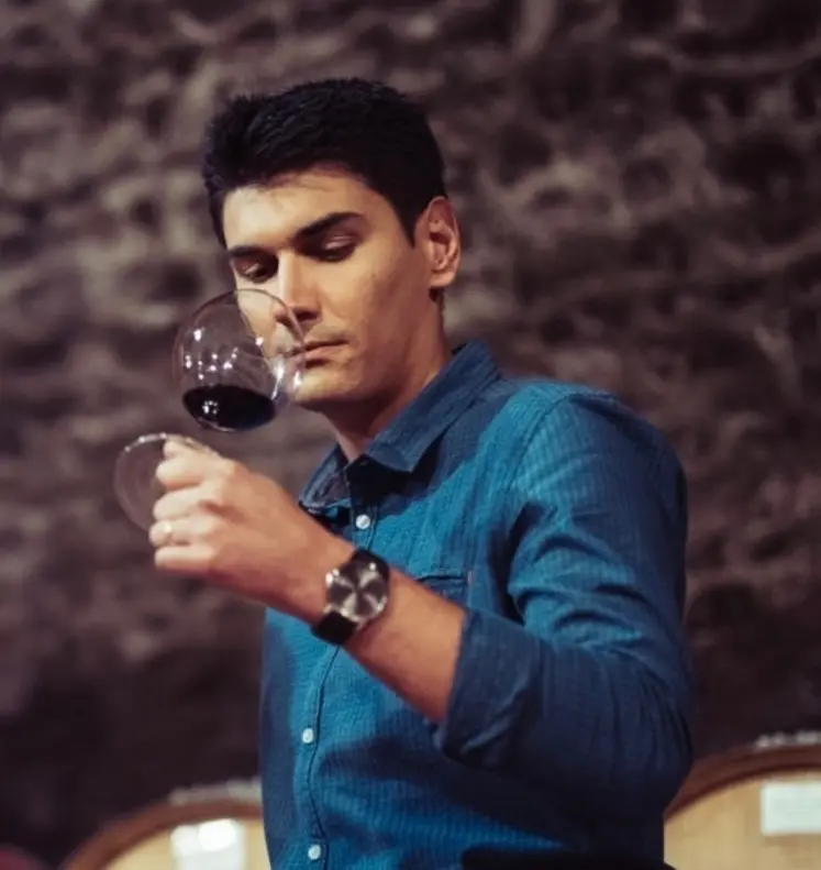 <em class="placeholder">Yoan Pitoiset, œnologue conseil à l’ICV grand Beaujolais, dans le Rhône</em>