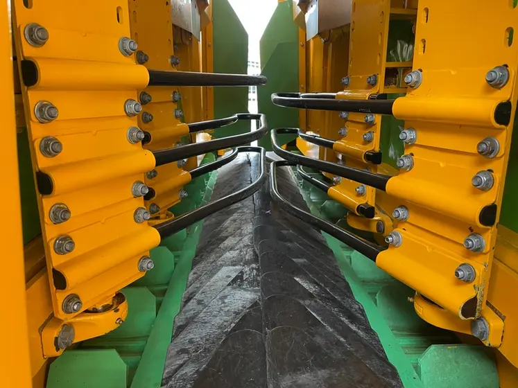 <em class="placeholder">Secoueurs du tracteur enjambeur Grégoire GS5 </em>