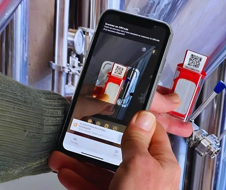 <em class="placeholder">Smartphone avec kit Nomad.</em>