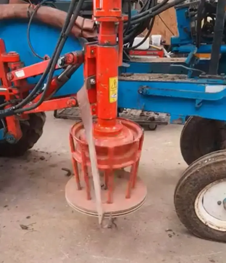 <em class="placeholder">Montage d'un enrouleur de fils fait maison sur une tarière de vigne.</em>