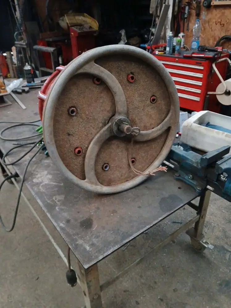 <em class="placeholder">Vue de l'enrouleur d'Alexandre Molin de dessous.</em>