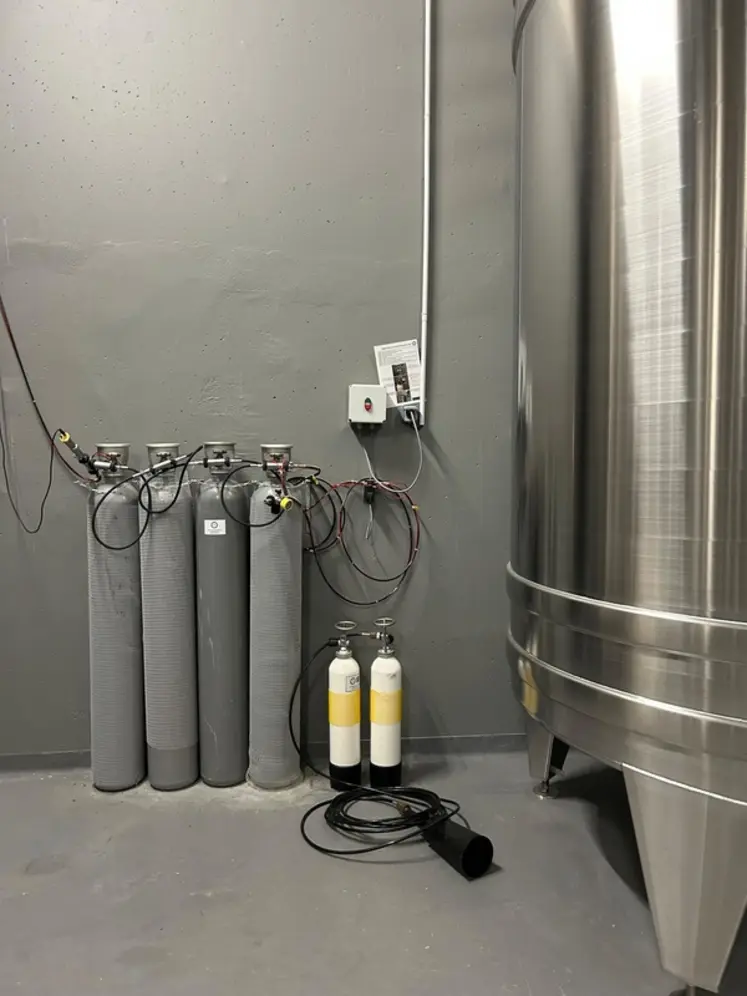 <em class="placeholder">bouteilles de stockage de CO2 et de réutilisation</em>