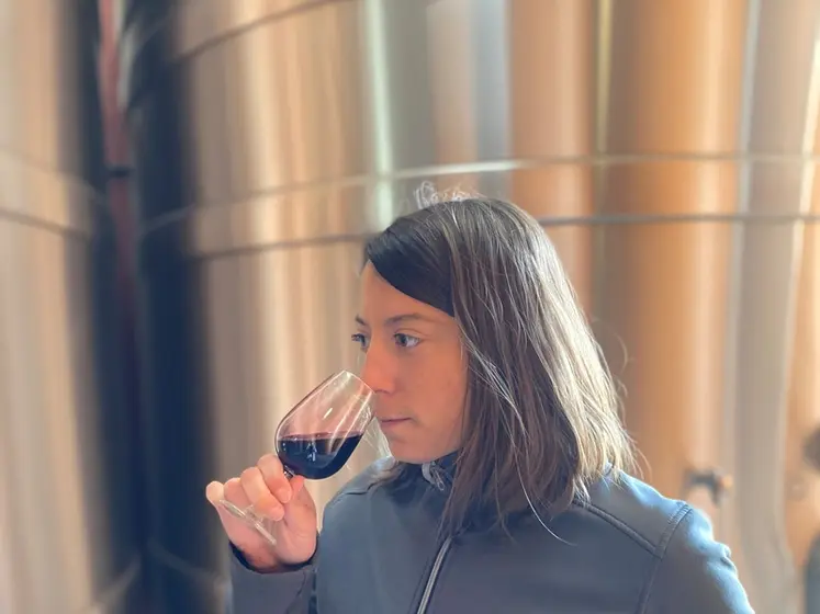 <em class="placeholder">Gaelle Rifflet, œnologue AEB group</em>