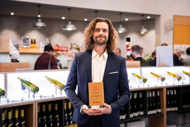 <em class="placeholder">Tom Estier, lauréat du grand prix 2025 de l'Académie Amorim</em>