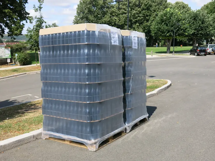 Palettes d'expédition de vin.