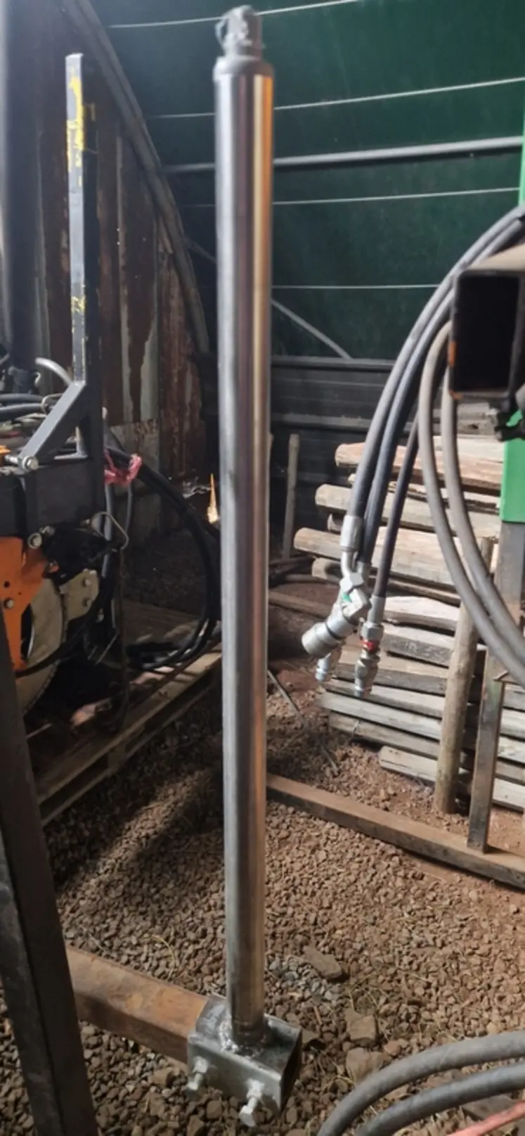 <em class="placeholder">Axe en inox pour dérouleuse à filets</em>