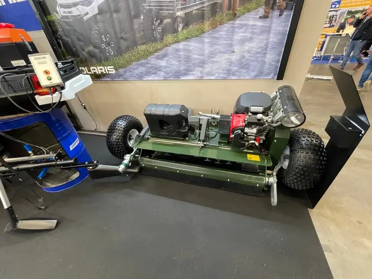 <em class="placeholder">Tondeuse FaunaMaster FM 120 distribuée par RPM au Sival 2026.  </em>