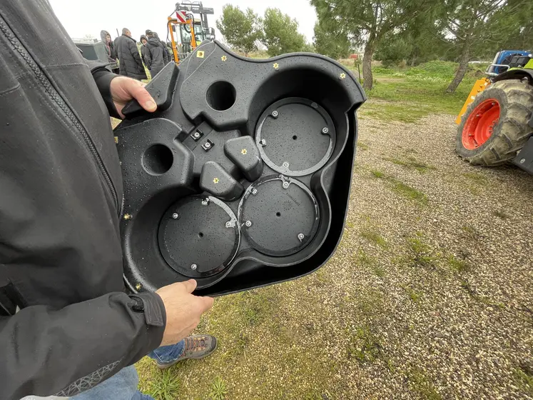 Prétailleuse Pellenc à détection magnétique des piquets