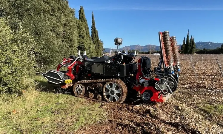 <em class="placeholder">Robot viticole Black Shire avec broyeur et épampreuse</em>