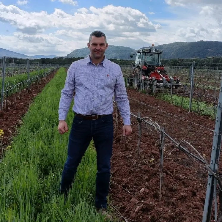 <em class="placeholder">Cédric Cosset</em>