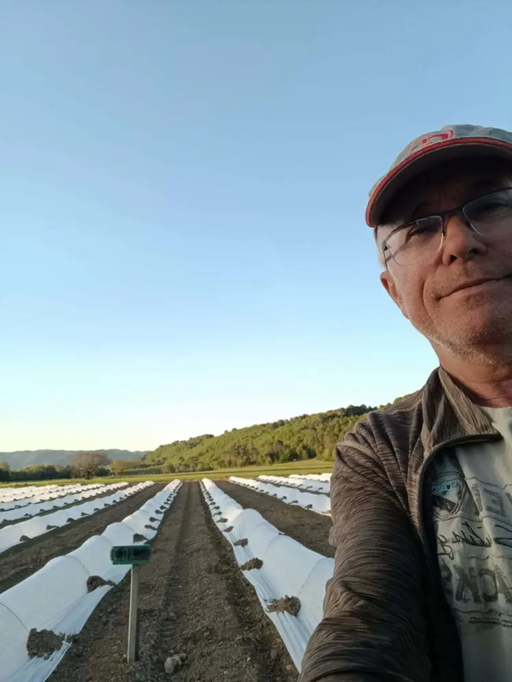 <em class="placeholder">Pierre Avon, viticulteur et maraîcher sur 40 ha au Domaine de la Corée, à Lourmarin, dans le Vaucluse</em>