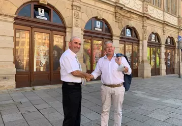 Jean-Luc Heimburger (à droite), président de la CCI Alsace Eurométropole et Francis Backert (à gauche), président du Syndicat des vignerons indépendants d'Alsace, ont signé une convention permettant aux Vignerons indépendants d'ouvrir un espace de vente et de promotion dans le bâtiment de la CCI, en plein cœur de Strasbourg.