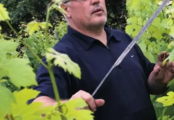 Michel Issaly, vigneron au domaine de la Ramaye, à Gaillac dans le Tarn