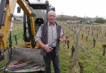 Pascal Preys, entrepreneur de travaux viticoles basé à Abzac, en Gironde, a conçu et breveté un tuteur métallique en M, le Tut'M.