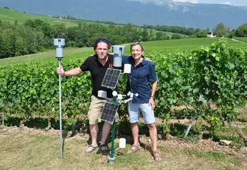 En Suisse, les travaux de recherche sur la détection de spores ont débuté par une rencontre entre un vigneron et des chercheurs en aérosol de l'université de Genève.