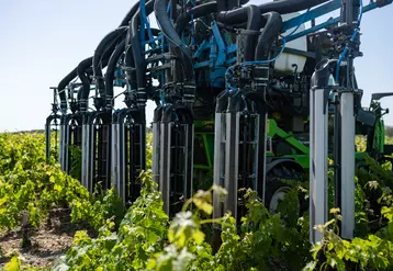 Bliss Ecospray a achevé cette saison sa campagne de validation (1 200 ha traités) des préséries chez quinze viticulteurs partenaires.