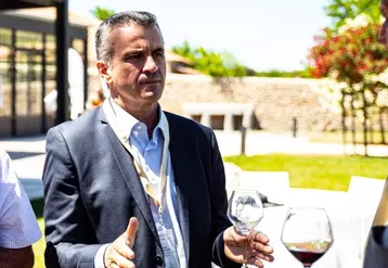 Gérard Bancillon alerte sur la nécessité de réagir rapidement face à l'accélération de la déconsommation de vin.