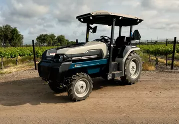 Monarch Tractor a dévoilé son tracteur électrique et autonome lors du DémoBio de Gironde, le 20 juillet 2023.