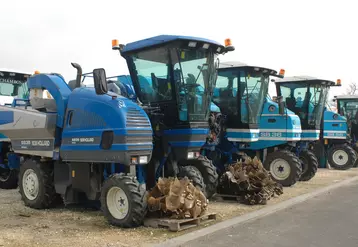 Equipement / concessionnaire machines pour la vigne / parc occasions machines à vendanger