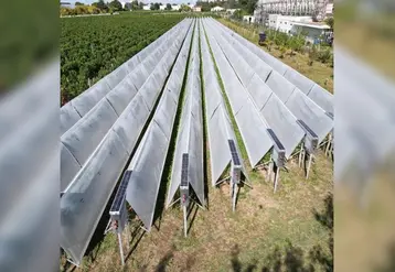 <em class="placeholder">Dispositif de bâches protectrices de vignes contre les aléas météorologiques Viti-Tunnel</em>