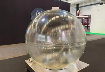 <em class="placeholder">Contenant d&#039;élevage du vin en verre.</em>
