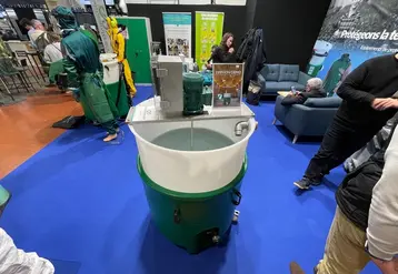 <em class="placeholder">Mélangeur de bouillies œnologiques Axe Environnement Typhon Œno présenté au Sival 2025.</em>