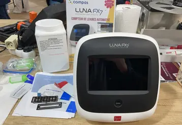 <em class="placeholder">Le Luna FX7 de Logos Biosystems sur le salon Vinitech.</em>
