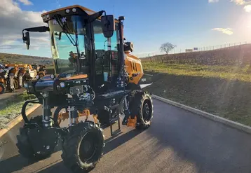 <em class="placeholder">Tracteur enjambeur Pellenc 45</em>