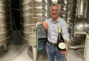 <em class="placeholder">Jacques Lurton avec sa cuvée Diane</em>