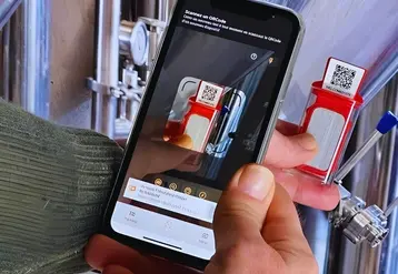 <em class="placeholder">Smartphone avec kit Nomad.</em>