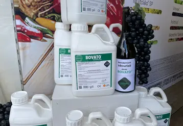 <em class="placeholder">Bidons de produit Bovato sur le stand UPL France à Tech&amp;Bio 2025.</em>