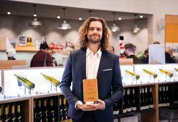 <em class="placeholder">Tom Estier, lauréat du grand prix 2025 de l'Académie Amorim</em>