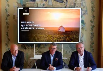 <em class="placeholder">de gauche à droite : Sébastien Debuisson, David Chatillon, Maxime Toubard lors de la conférence de presse sur le millésime du 9 septembre 2026 </em>
