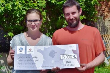 La dotation de 15 000 euros va participer au financement de l’abattoir de volailles mis en place en juin sur la ferme de Morgan Louche et Charlène Revol.
