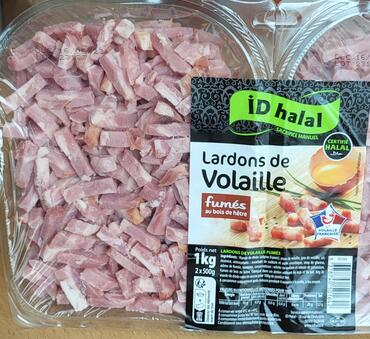 La certification halal de l’abattoir Celvia a permis de développer des produits élaborés (ici des lardons) particulièrement destinés aux consommateurs de confession ...