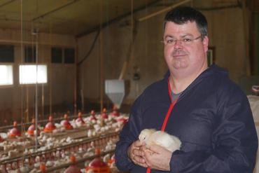 David Labbé a été technicien avicole pendant dix ans avant de s’installer en 2009 sur la ferme familiale avec 30 hectares de céréales et 2 700 m² de poulaillers dans ...