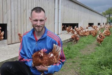 <em class="placeholder">Des poules Novo Farm jugées très résilientes par Vivien Rio.</em>
