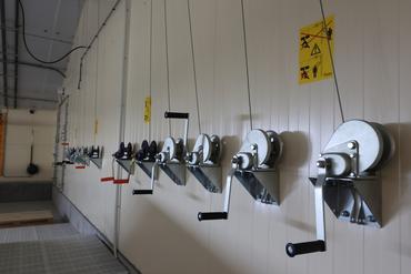 <em class="placeholder">L’éleveur va passer du temps à relever ou à abaisser les chaines d’aliment, moins pour régler la hauteur des pipettes.</em>