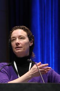 <em class="placeholder">Julie Collet étudie la génétique du comportement des volailles à l&#039;INRAE de Tours-Nouzilly</em>