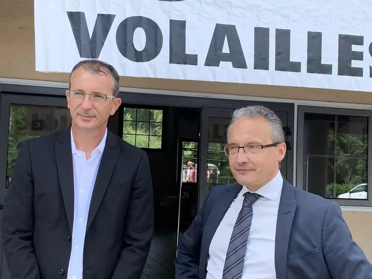 Hervé Labesque, président et Luc Berginiat, directeur de Volailles d’Albret, sont tous deux soucieux de conserver le lien avec les adhérents © C. Chabasse