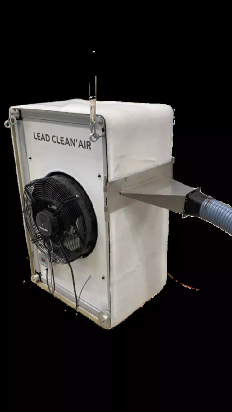 Lancé en volaille de chair, Clean'Air est désormais disponible pour les bâtiments de pondeuses en volière.  © Lead Leroy Concept
