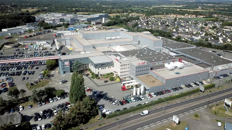 Siège et deux des quatre usines volailles du groupe LDC à Sablé-sur-Sarthe (72), qui y compte aussi une plateforme logistique et une usine du pôle traiteur Marie.
