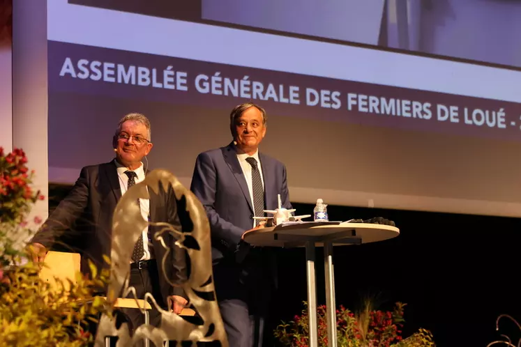 Philippe Pancher et Yves De La Fouchardière, président et directeur de la coopérative des Fermiers de Loué. Le Loué a toujours l’ambition de satisfaire les ...